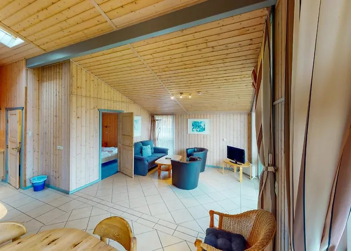 2 Bedroom Stunning In *